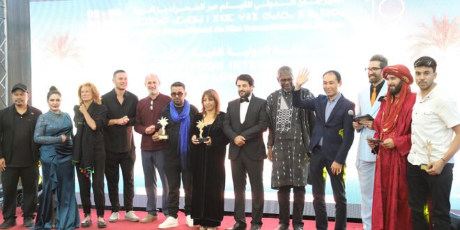  الفيلم التونسي “الذراري الحمر”يتوج بالجائزة الكبرى في اختتام مهرجان الفيلم عبر الصحراء