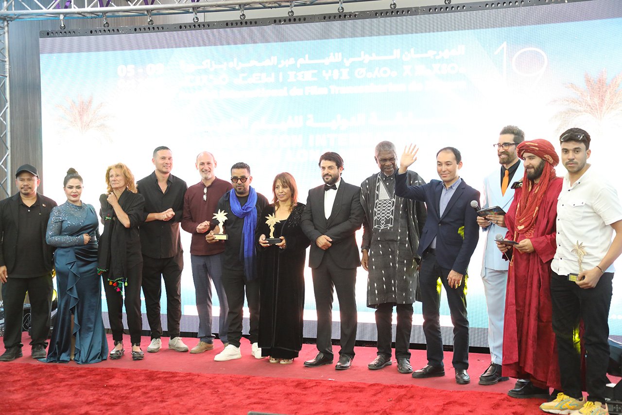  الفيلم التونسي "الذراري الحمر"يتوج بالجائزة الكبرى في اختتام مهرجان الفيلم عبر الصحراء