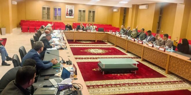 المجلس الإقليمي لزاكورة يصادق بالإجماع على اتفاقية تأهيل واحات الإقليم بـ 624 مليون درهم