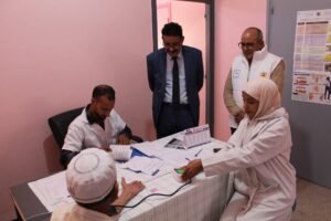 المندوب الإقليمي للصحة يشرف على فحوصات حجاج إقليم ورزازات 2026 في مركز تصومعت.
