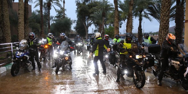 مغامرة واستكشاف: زاكورة تستقبل أزيد من 100 دراج في لحاق SMEIA-BMW .