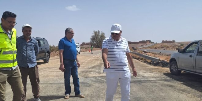 عامل إقليم زاكورة يتفقد أشغال المنشآت الفنية على الطريق الوطنية رقم 9